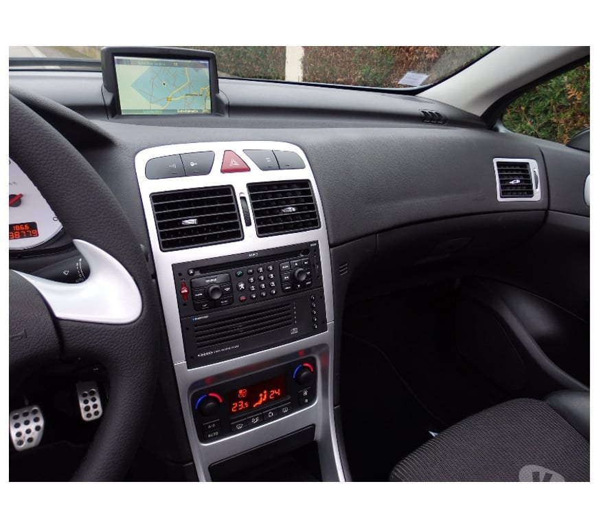 Voiture d'occasion Doubs Besancon - 25000 - Photos Vivastreet PEUGEOT 307CC Sport-Pack entièrement restaurée