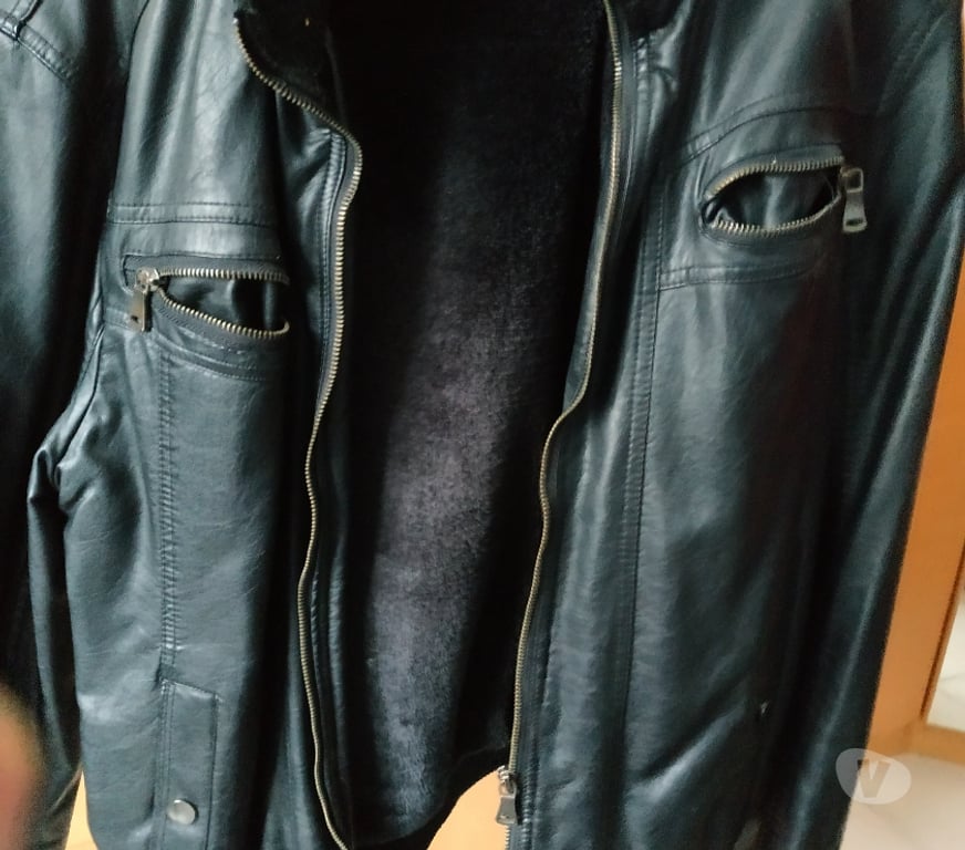 Vêtements occasion Rhône St Vincent de Reins - 69240 - Photos Vivastreet blouson de cuir noir
