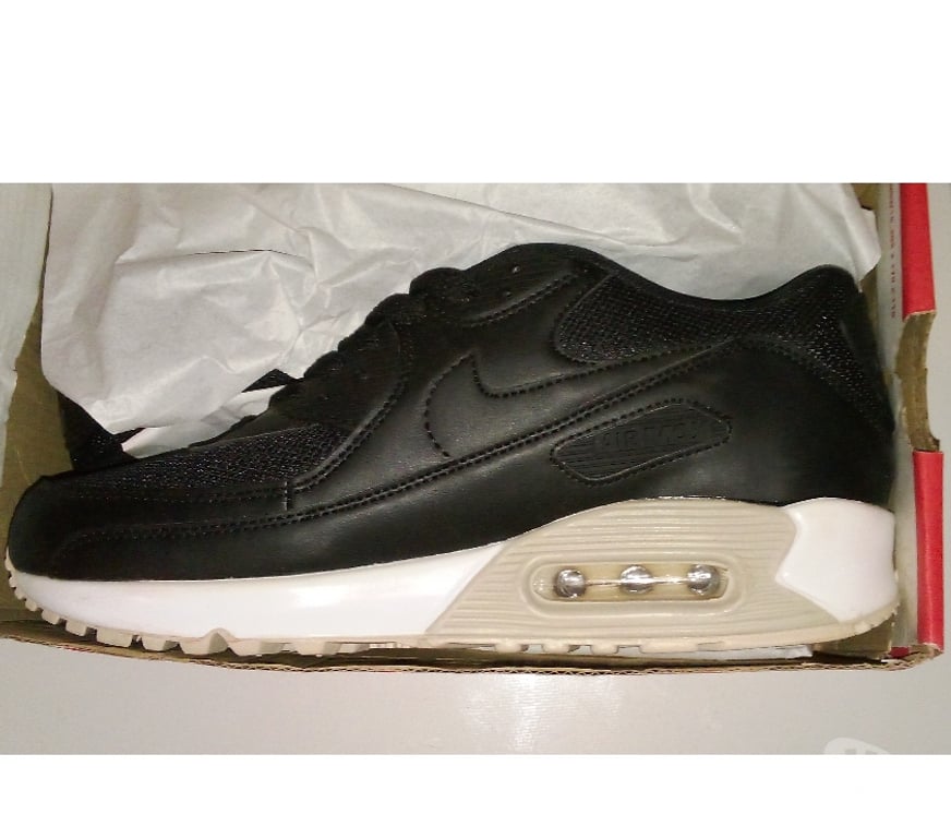 Chaussures Pas-de-Calais Henin Beaumont - 62110 - Photos Vivastreet Nike air max neuve