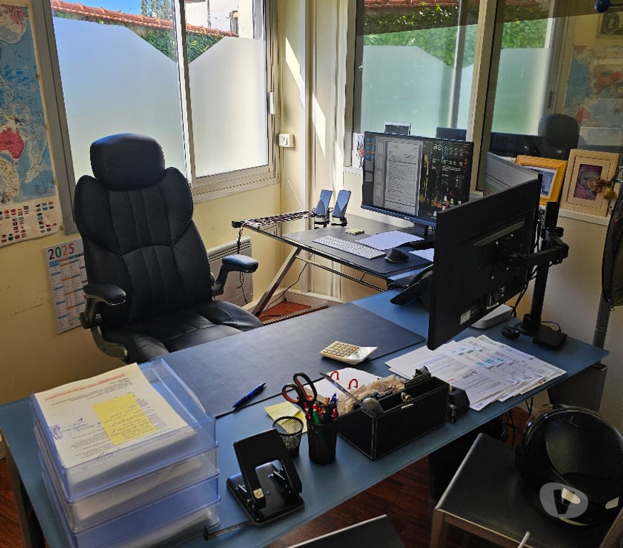 bureaux locaux Val-de-Marne St Maur des Fosses - 94100 - Photos Vivastreet BUREAUX PROFESSIONNELS RDC 92 m² + DOUBLE BOX 25 m²