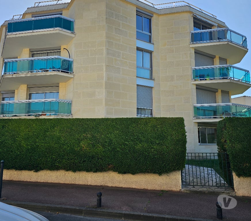 bureaux locaux Val-de-Marne St Maur des Fosses - 94100 - Photos Vivastreet BUREAUX PROFESSIONNELS RDC 92 m² + DOUBLE BOX 25 m²