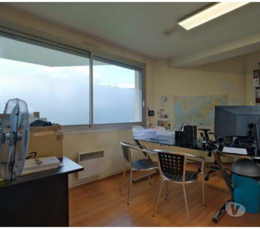 bureaux locaux Val-de-Marne St Maur des Fosses - 94100 - Photos Vivastreet BUREAUX PROFESSIONNELS RDC 92 m² + DOUBLE BOX 25 m²