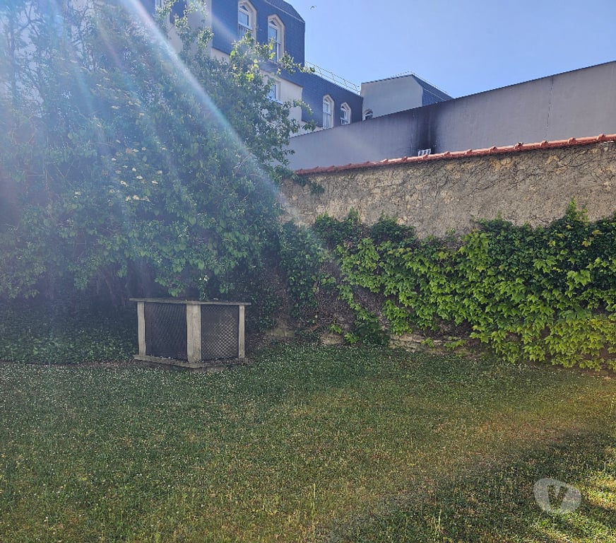 bureaux locaux Val-de-Marne St Maur des Fosses - 94100 - Photos Vivastreet BUREAUX PROFESSIONNELS RDC 92 m² + DOUBLE BOX 25 m²