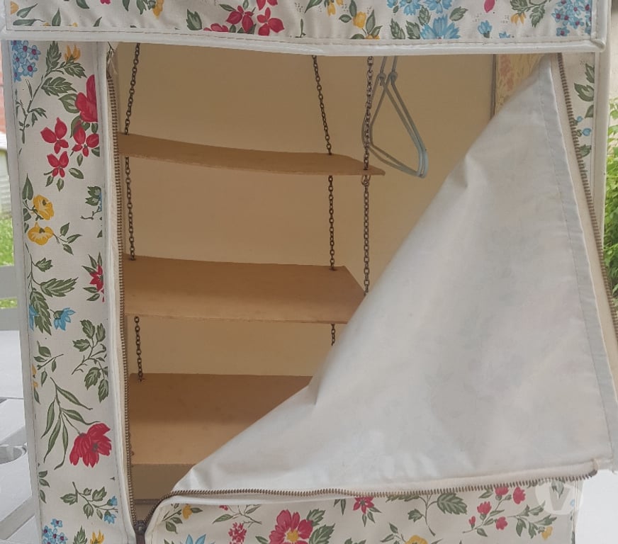 Jeux - Jouets Essonne Juvisy sur Orge - 91260 - Photos Vivastreet penderie poupées 1950 1960