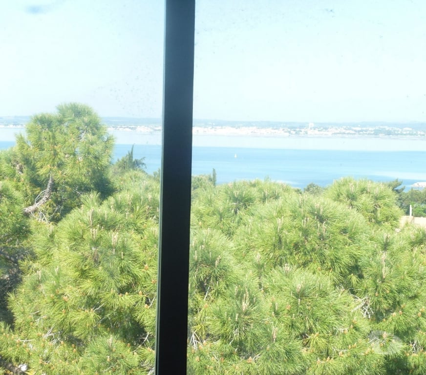 Appartements à vendre Hérault Sete - 34200 - Photos Vivastreet Appartement avec Vue Lagune Thau et ST Clair 56 m²