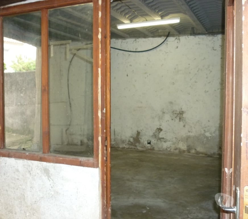 Parkings - Garages Gard Brignon - 30190 - Photos Vivastreet A louer local de stockage 160 m2