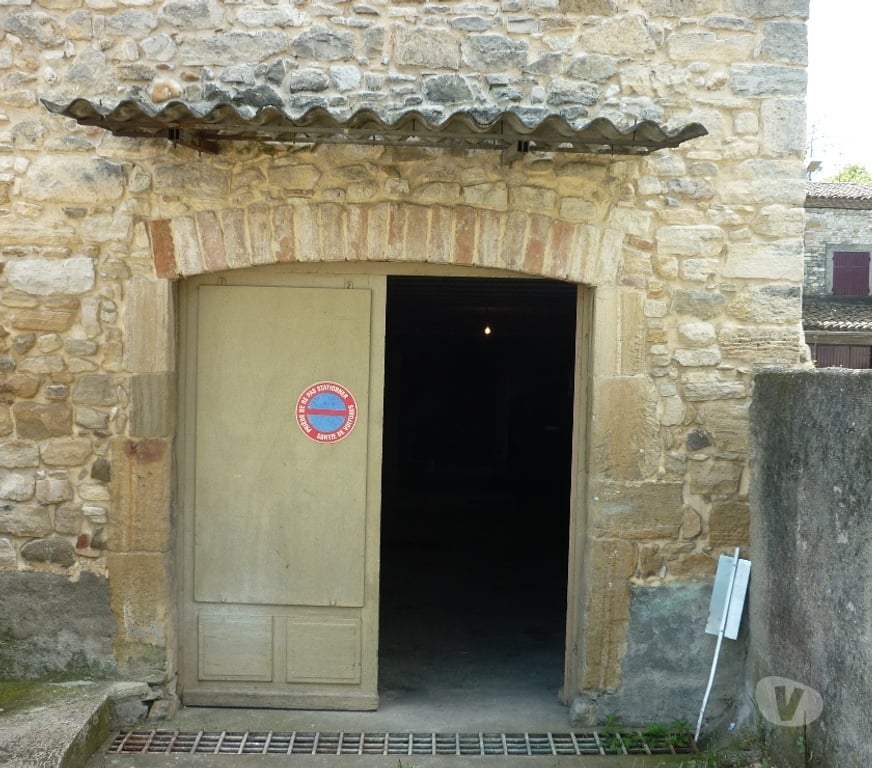 Parkings - Garages Gard Brignon - 30190 - Photos Vivastreet A louer local de stockage 160 m2