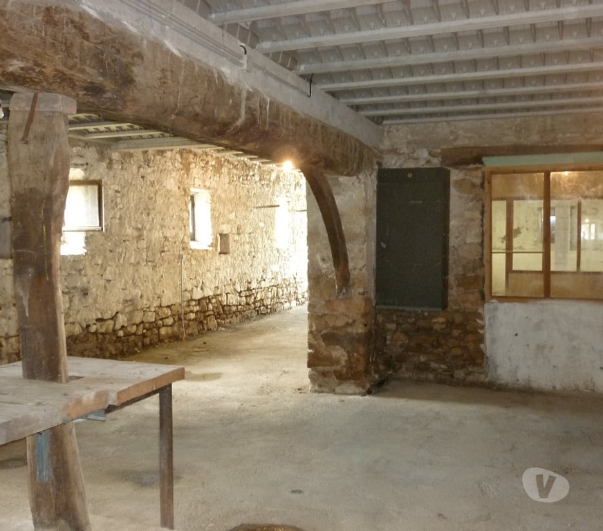 Parkings - Garages Gard Brignon - 30190 - Photos Vivastreet A louer local de stockage 160 m2