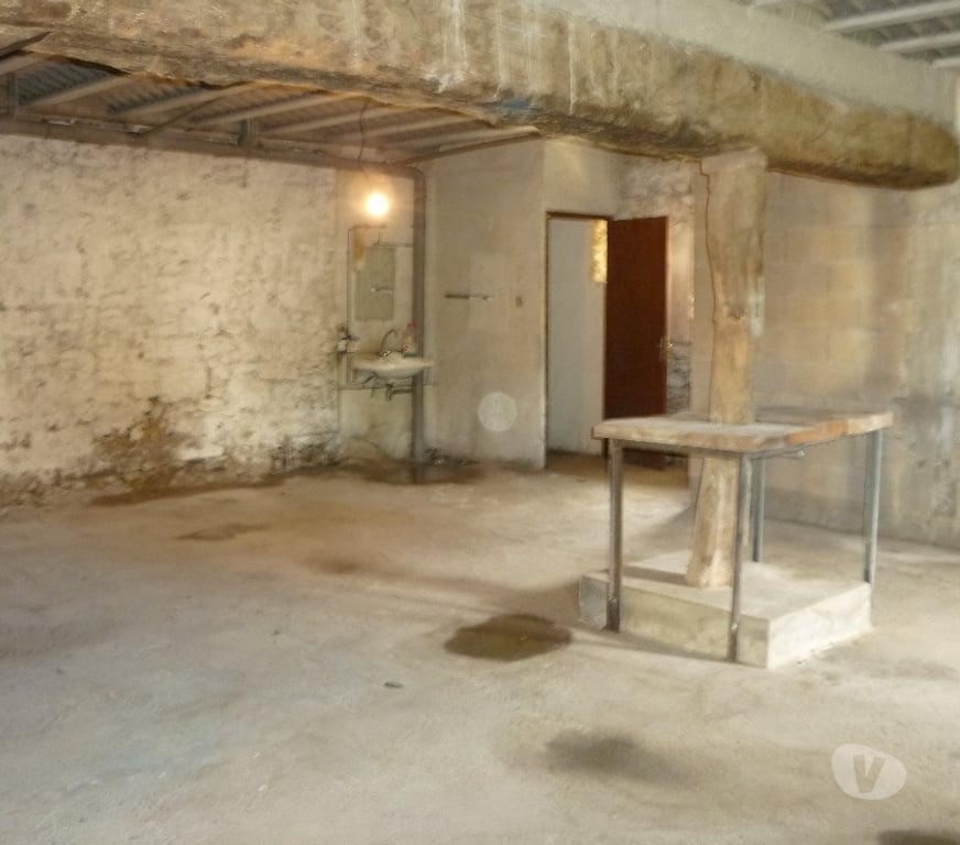 Parkings - Garages Gard Brignon - 30190 - Photos Vivastreet A louer local de stockage 160 m2