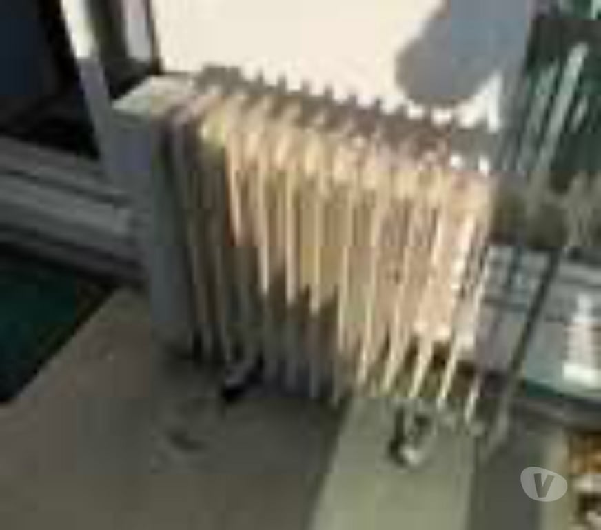 Electroménager occasion Val-de-Marne Creteil - 94000 - Photos Vivastreet Vends radiateur électrique sur roulettes