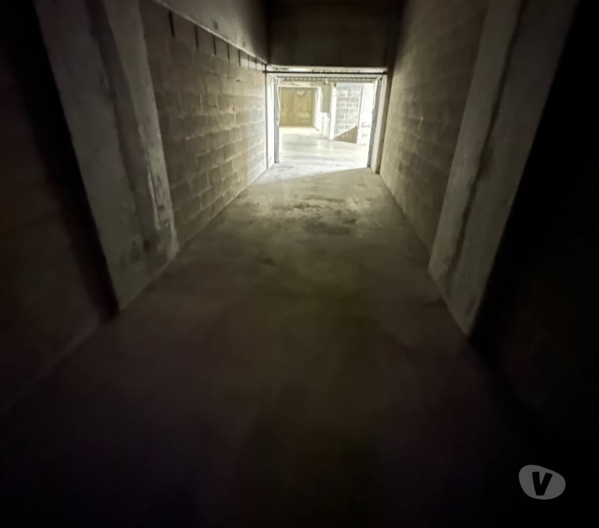 Parkings - Garages Seine-et-Marne Brie Comte Robert - 77170 - Photos Vivastreet Double box en enfilade dans résidence sécurisée