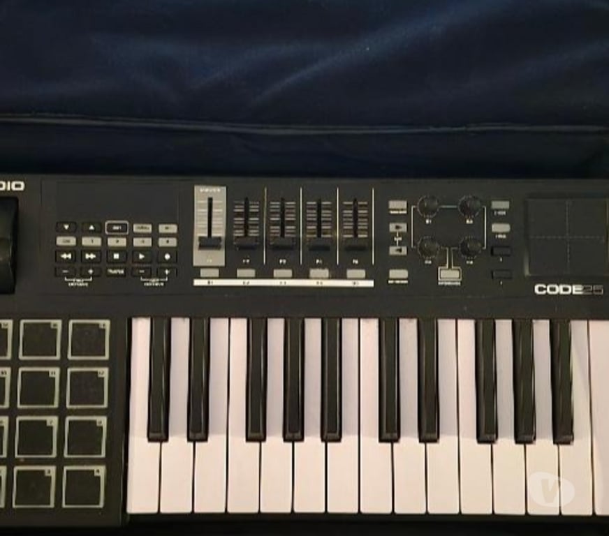 Instruments de musique Seine-Saint-Denis Romainville - 93230 - Photos Vivastreet Clavier maître M AUDIO - CODE 25 Black