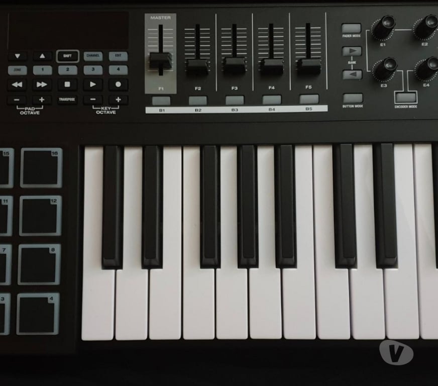 Instruments de musique Seine-Saint-Denis Romainville - 93230 - Photos Vivastreet Clavier maître M AUDIO - CODE 25 Black