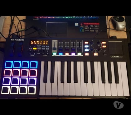 Instruments de musique Romainville Seine-Saint-Denis - Photos Vivastreet Clavier maître M AUDIO - CODE 25 Black