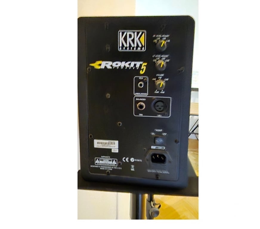 Photo - Video - Son Seine-Saint-Denis Romainville - 93230 - Photos Vivastreet Enceintes de monitoring studio + Pieds d’enceintes