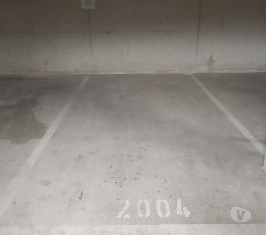 Vente Parking Bouches-du-Rhône Aubagne - 13400 - Photos Vivastreet Place de Parking à Vendre Proximité Centre d'Aubagne