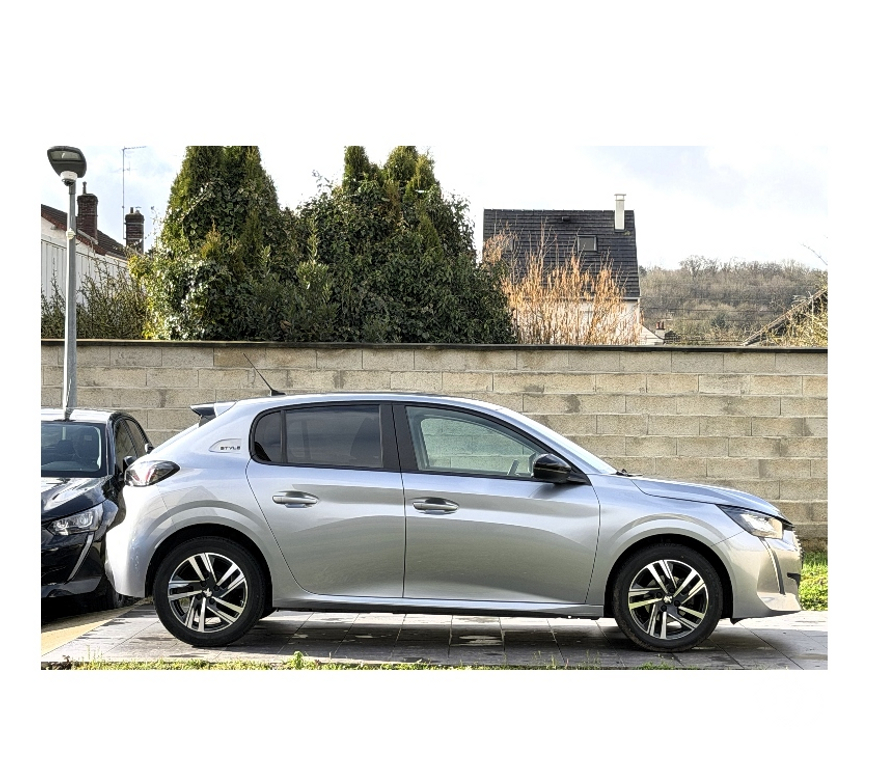 Voiture d'occasion Oise Nogent sur Oise - 60180 - Photos Vivastreet PEUGEOT 208 STYLE 75 CH ESSENCE AN 2023 25 890KM