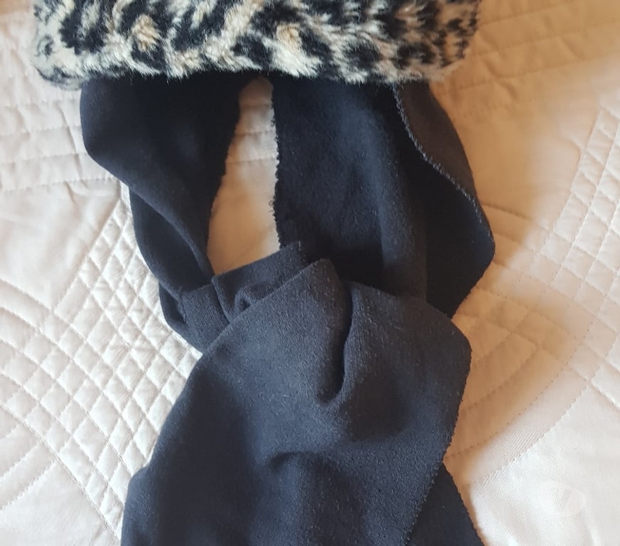 Vêtements occasion Essonne Juvisy sur Orge - 91260 - Photos Vivastreet vetements, bonnet chauds enfants