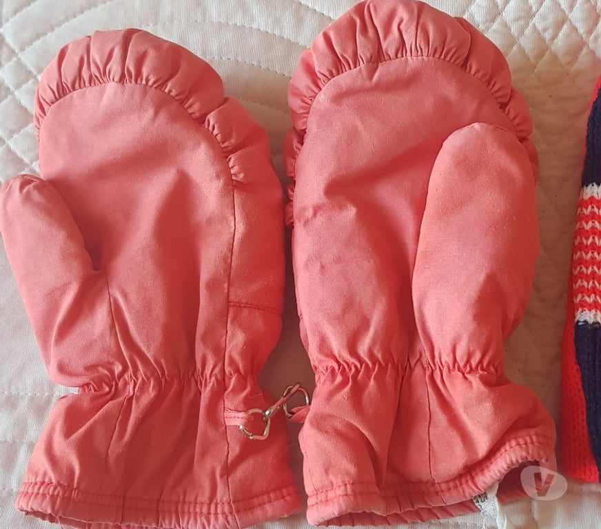 Vêtements occasion Essonne Juvisy sur Orge - 91260 - Photos Vivastreet vetements, bonnet chauds enfants