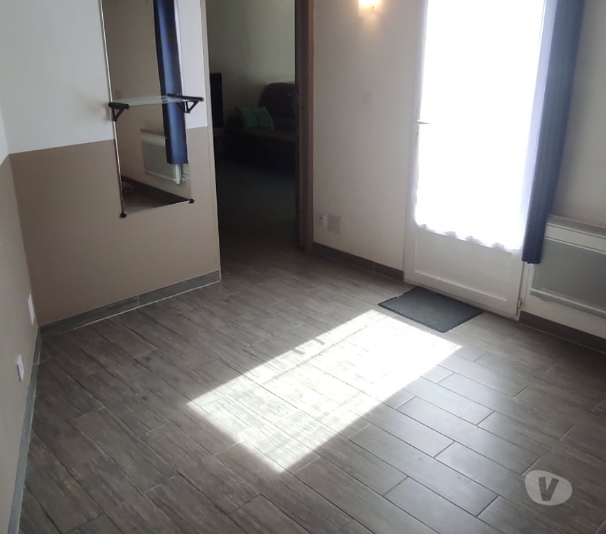 Vente Maison Bouches-du-Rhône Allauch - 13190 - Photos Vivastreet Maison T2 3 + Studio + piscine + 3 garages couverts.