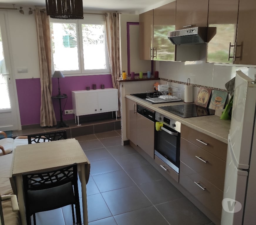 Vente Maison Bouches-du-Rhône Allauch - 13190 - Photos Vivastreet Maison T2 3 + Studio + piscine + 3 garages couverts.