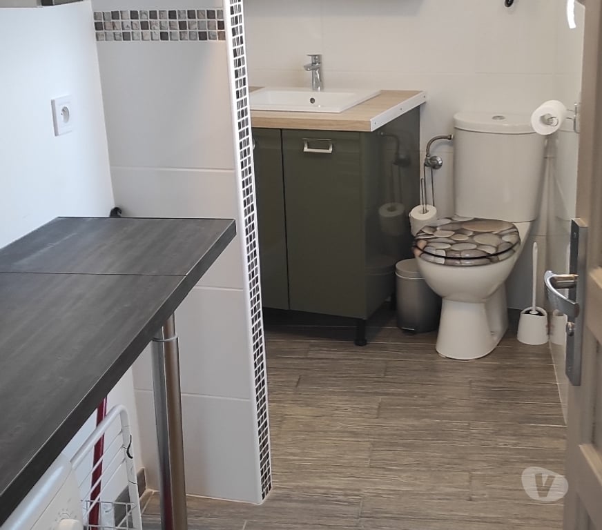 Vente Maison Bouches-du-Rhône Allauch - 13190 - Photos Vivastreet Maison T2 3 + Studio + piscine + 3 garages couverts.