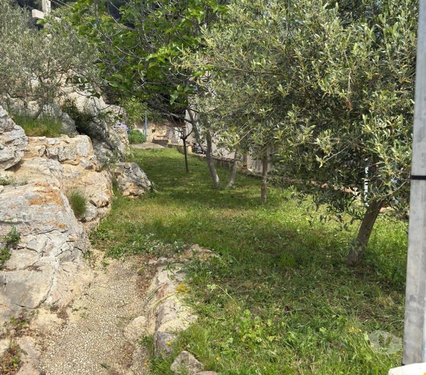 Vente Maison Bouches-du-Rhône Allauch - 13190 - Photos Vivastreet Maison T2 3 + Studio + piscine + 3 garages couverts.