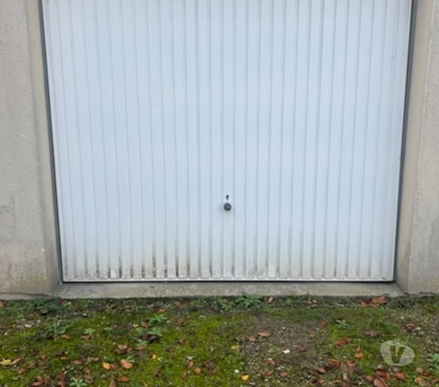Parkings - Garages Eure Gisors - 27140 - Photos Vivastreet Gisors - Garage 19m2 dans cour fermée