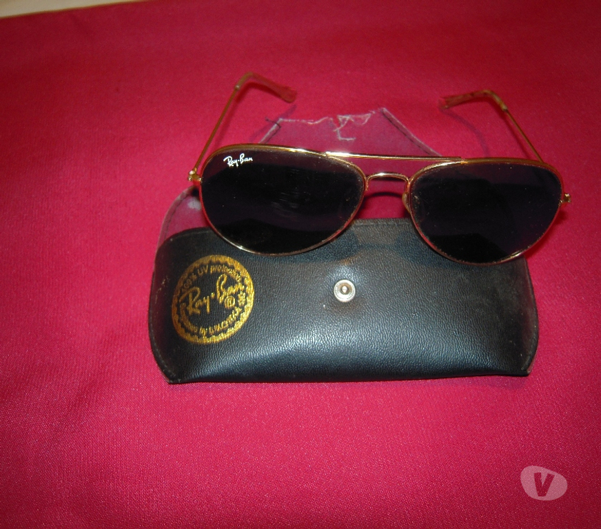 Accessoires - Bagagerie Hérault Villeveyrac - 34560 - Photos Vivastreet DEUX PAIRES DE LUNETTES ORIGINALES " RAY BAN " .