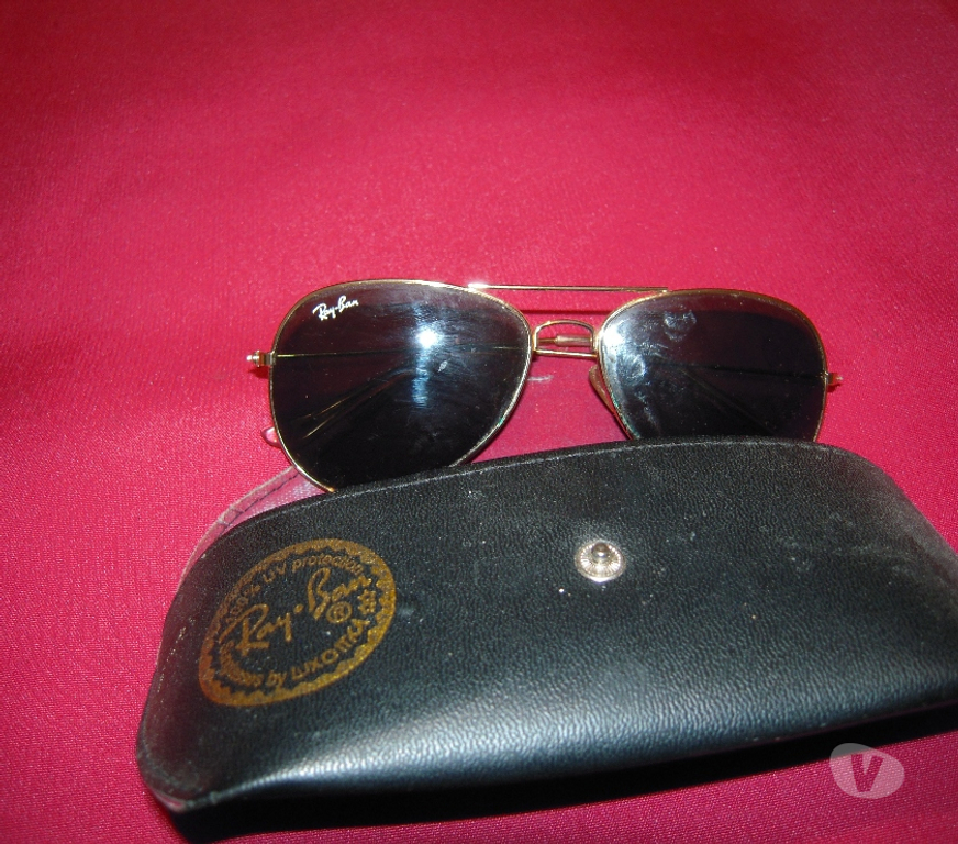 Accessoires - Bagagerie Hérault Villeveyrac - 34560 - Photos Vivastreet DEUX PAIRES DE LUNETTES ORIGINALES " RAY BAN " .