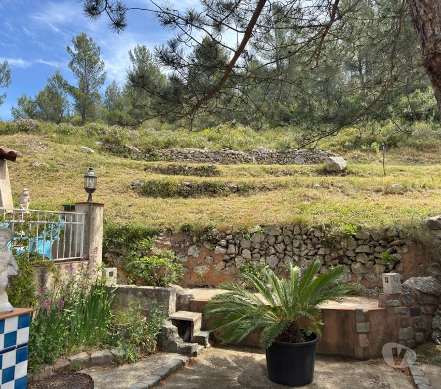 Vente Maison Bouches-du-Rhône Allauch - 13190 - Photos Vivastreet VILLA ALLAUCH 120m2+2 garages +1805 m2 terrain. 615000€.