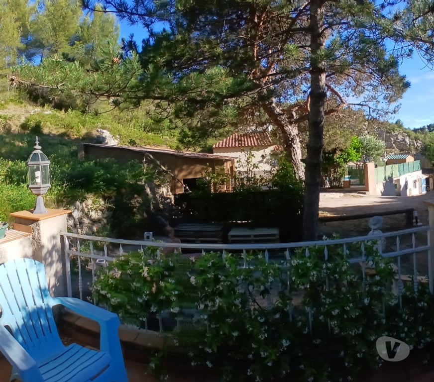 Vente Maison Bouches-du-Rhône Allauch - 13190 - Photos Vivastreet VILLA ALLAUCH 120m2+2 garages +1805 m2 terrain. 615000€.