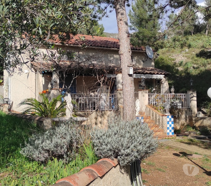 Vente Maison Allauch Bouches-du-Rhône - Photos Vivastreet VILLA ALLAUCH 120m2+2 garages +1805 m2 terrain. 615000€.