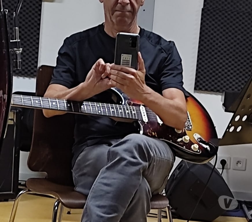 Musique - Théâtre - Danse Paris Paris 3ème ardt - 75003 - Photos Vivastreet cours de guitare
