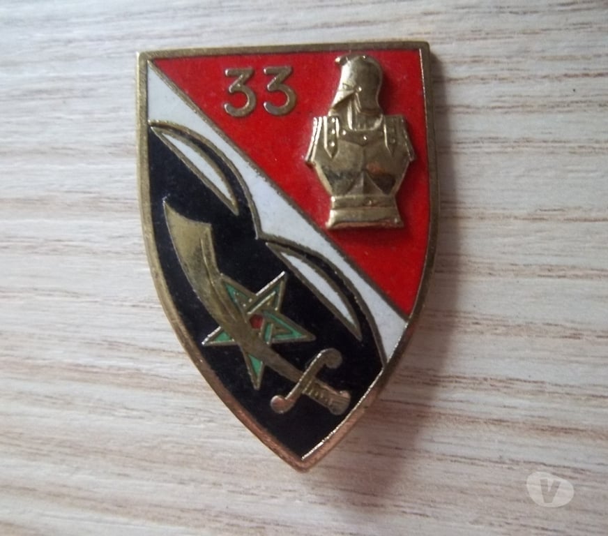 Collection Manche Valognes - 50700 - Photos Vivastreet insigne 33e régiment génie (1965-1978) (drago) collection