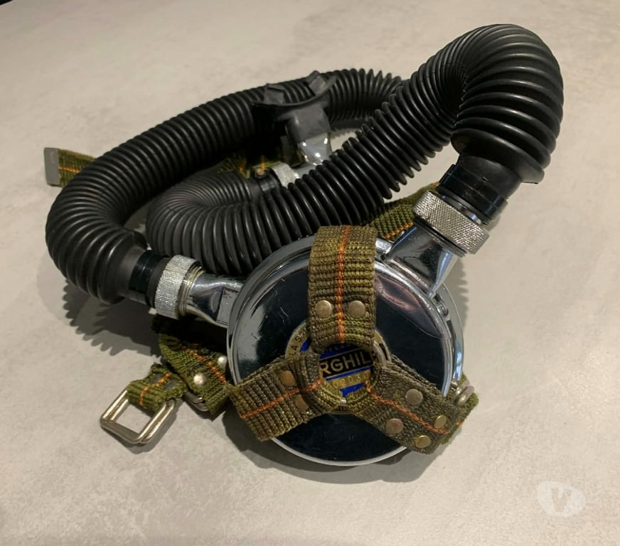 Collection Var Cuers - 83390 - Photos Vivastreet Antiquité de marine, casque et matériel de scaphandrier