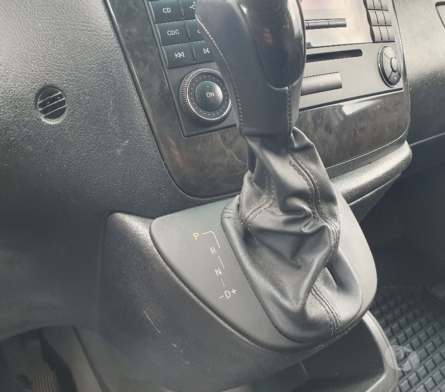 Voiture d'occasion Vaucluse Cavaillon - 84300 - Photos Vivastreet VIANO 3.0 CDI Ambiente Long BVA 8 Places V6