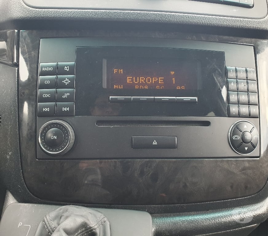 Voiture d'occasion Vaucluse Cavaillon - 84300 - Photos Vivastreet VIANO 3.0 CDI Ambiente Long BVA 8 Places V6