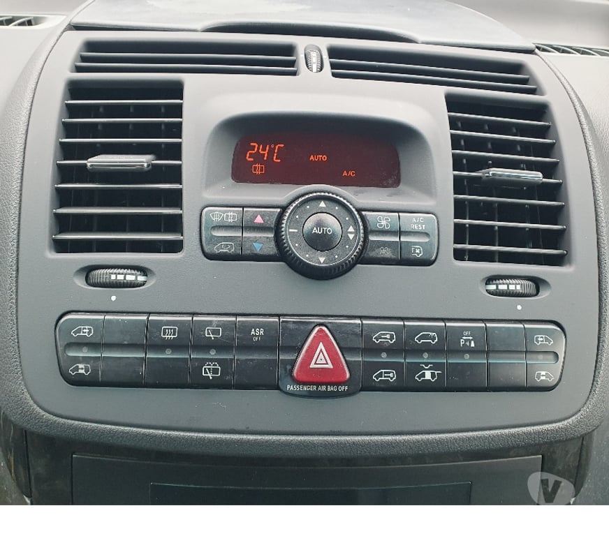 Voiture d'occasion Vaucluse Cavaillon - 84300 - Photos Vivastreet VIANO 3.0 CDI Ambiente Long BVA 8 Places V6