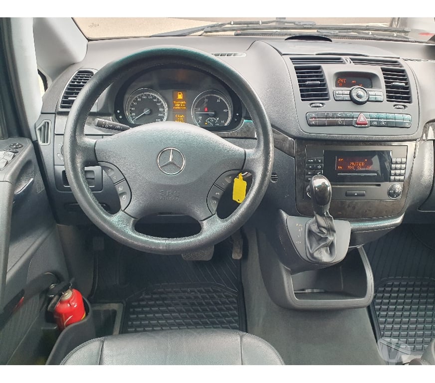 Voiture d'occasion Vaucluse Cavaillon - 84300 - Photos Vivastreet VIANO 3.0 CDI Ambiente Long BVA 8 Places V6