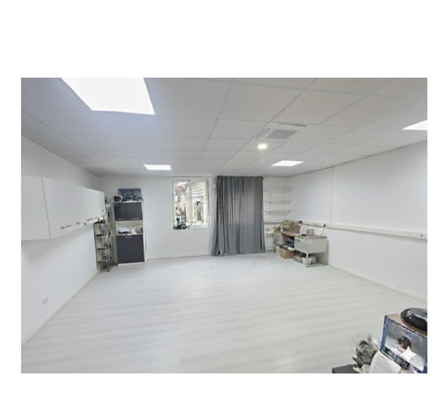 Fond de Commerce a vendre Loire Le Chambon Feugerolles - 42500 - Photos Vivastreet Local Vente location Centre-ville 42500