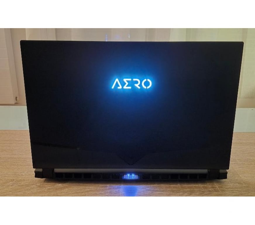 Informatique Seine-Saint-Denis Romainville - 93230 - Photos Vivastreet PC Portable Gamer Gigabyte Aero 15 OLED + Sacoche