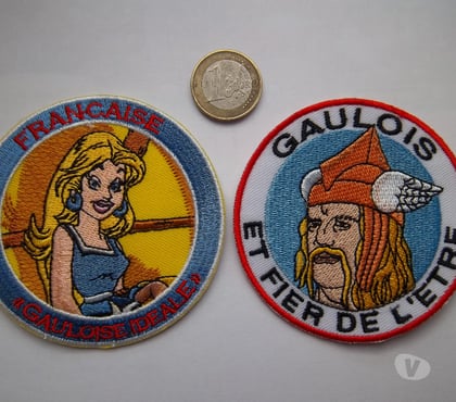 Collection Valognes Manche - Photos Vivastreet lot 2 écussons gaulois patriotique insigne collection