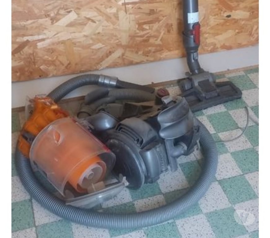 Electroménager occasion Var Hyeres - 83400 - Photos Vivastreet ASPIRATEUR DYSON