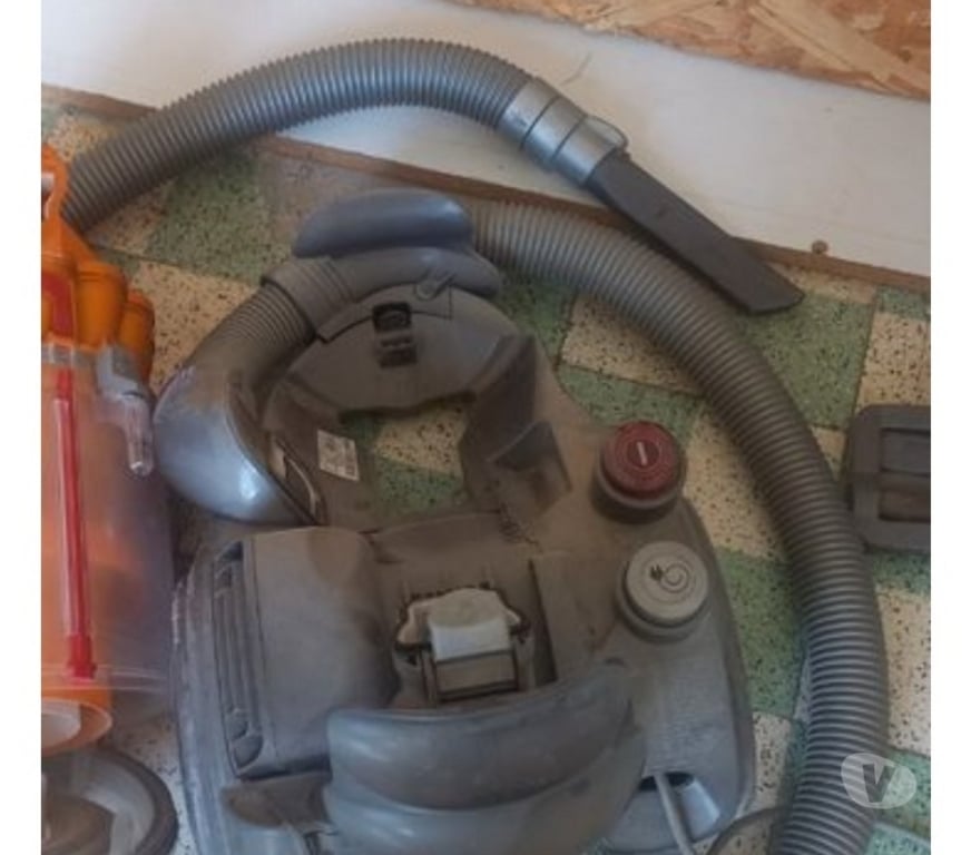 Electroménager occasion Var Hyeres - 83400 - Photos Vivastreet ASPIRATEUR DYSON