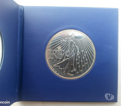 Photos Vivastreet 50 euros en argent + 2 pièces de 10 euros en argent neuves