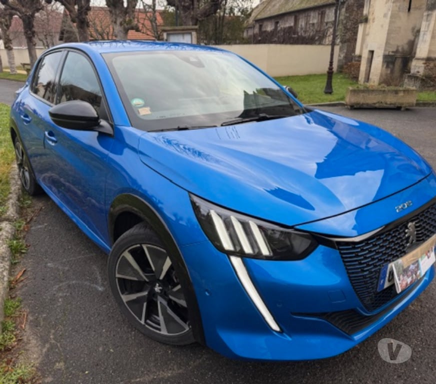 Voiture d'occasion Yvelines Orgeval - 78630 - Photos Vivastreet Peugeot e-208 GT Pack Électrique première main de 2022