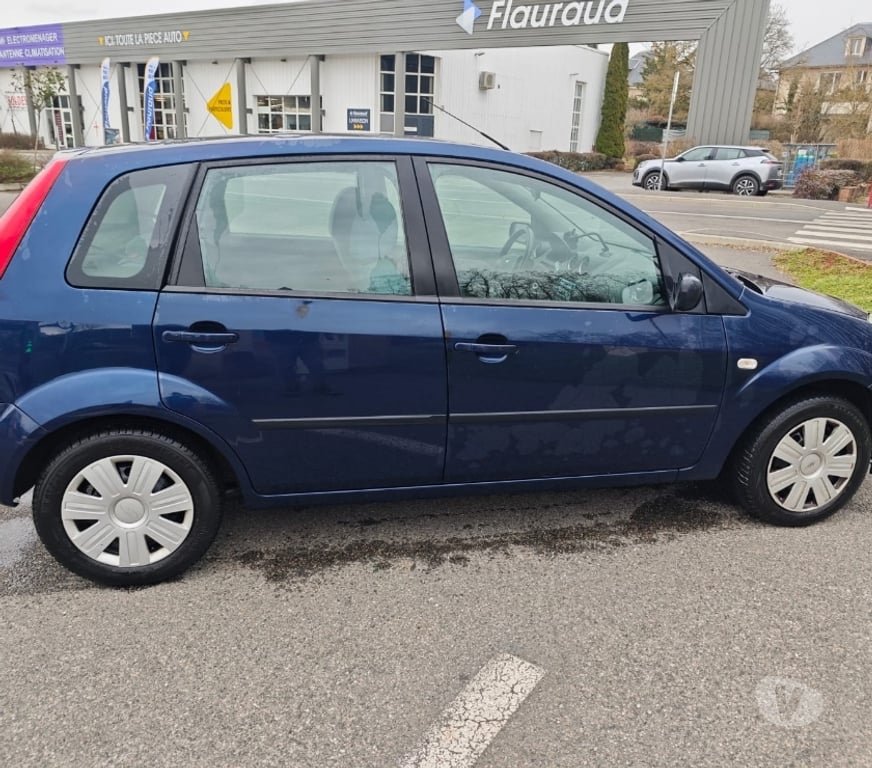 Voiture d'occasion Loire Le Chambon Feugerolles - 42500 - Photos Vivastreet À vendre ford fiesta