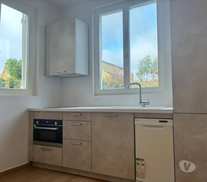 Location maison Yvelines St Germain en Laye - 78100 - Photos Vivastreet Maisonnette de charme, indépendance et confort.