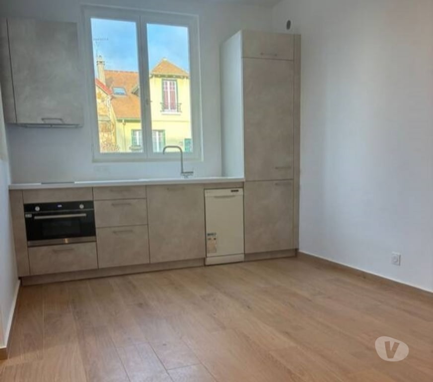 Location maison Yvelines St Germain en Laye - 78100 - Photos Vivastreet Maisonnette de charme, indépendance et confort.